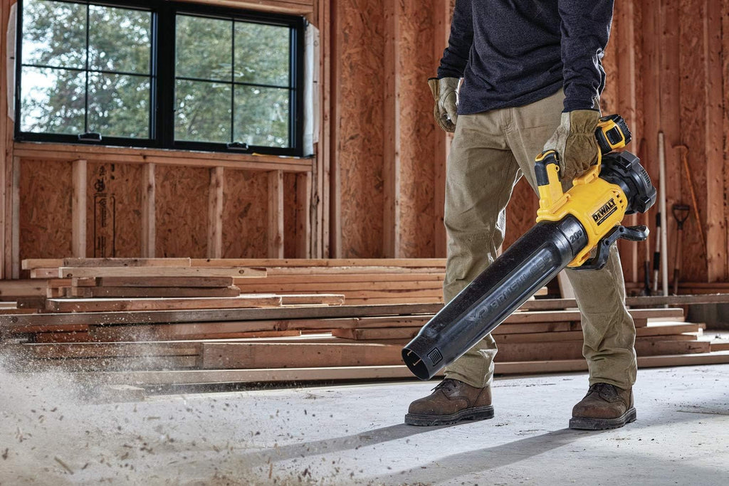 Dewalt DCBL722P1R 20V MAX XR Brushless Lithium-Ion Cordless Handheld Blower Kit (5 Ah) (Renewed)
