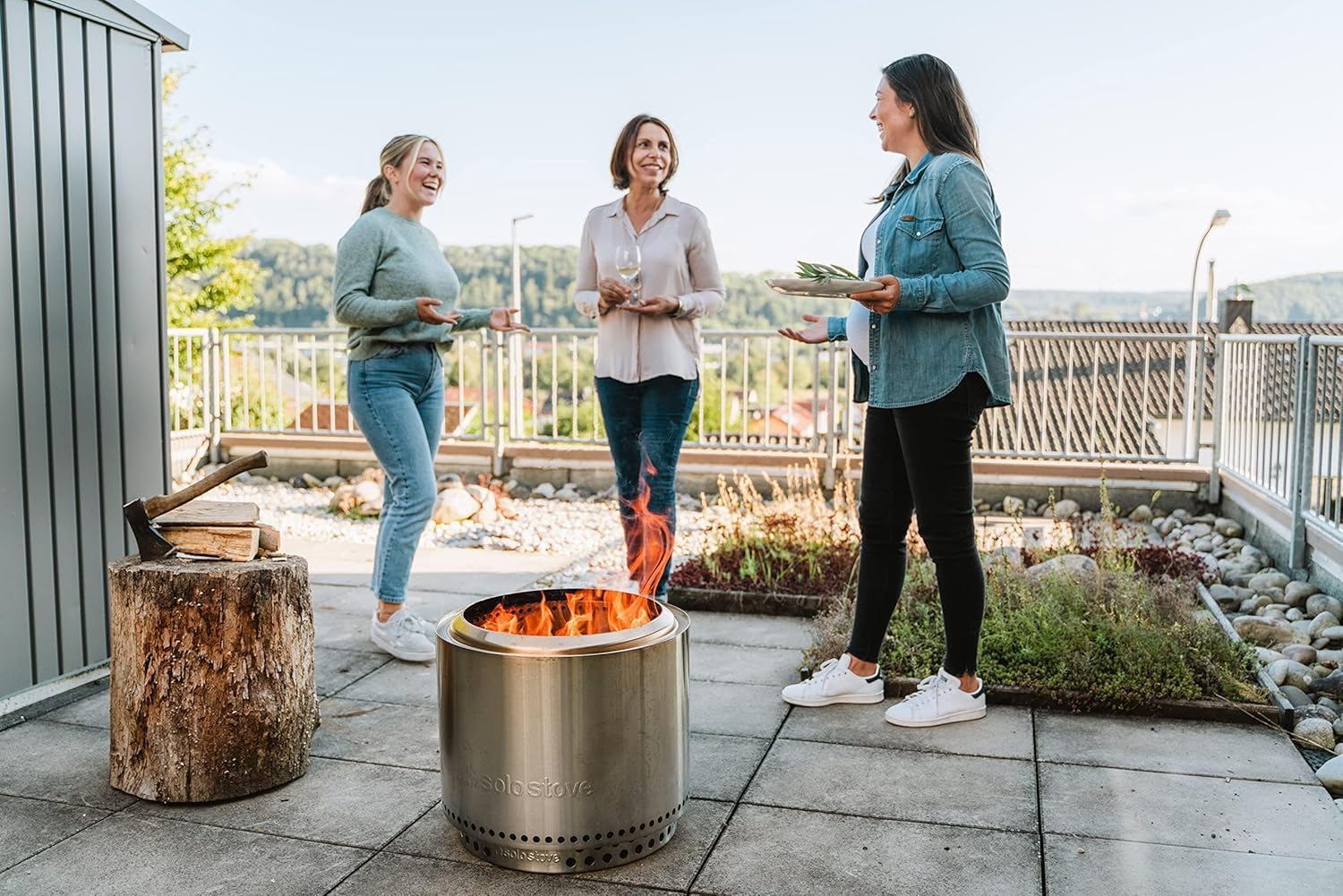 Solo Stove Bonfire Amazon Exclusive | Smokeless Fire Pit Bundle with Stand, Lid, Shelter & Ash Pan | Ideal for 4–6 People | Stainless Steel Wood Burning Camping Pit – 19.5' Wide, 34lbs