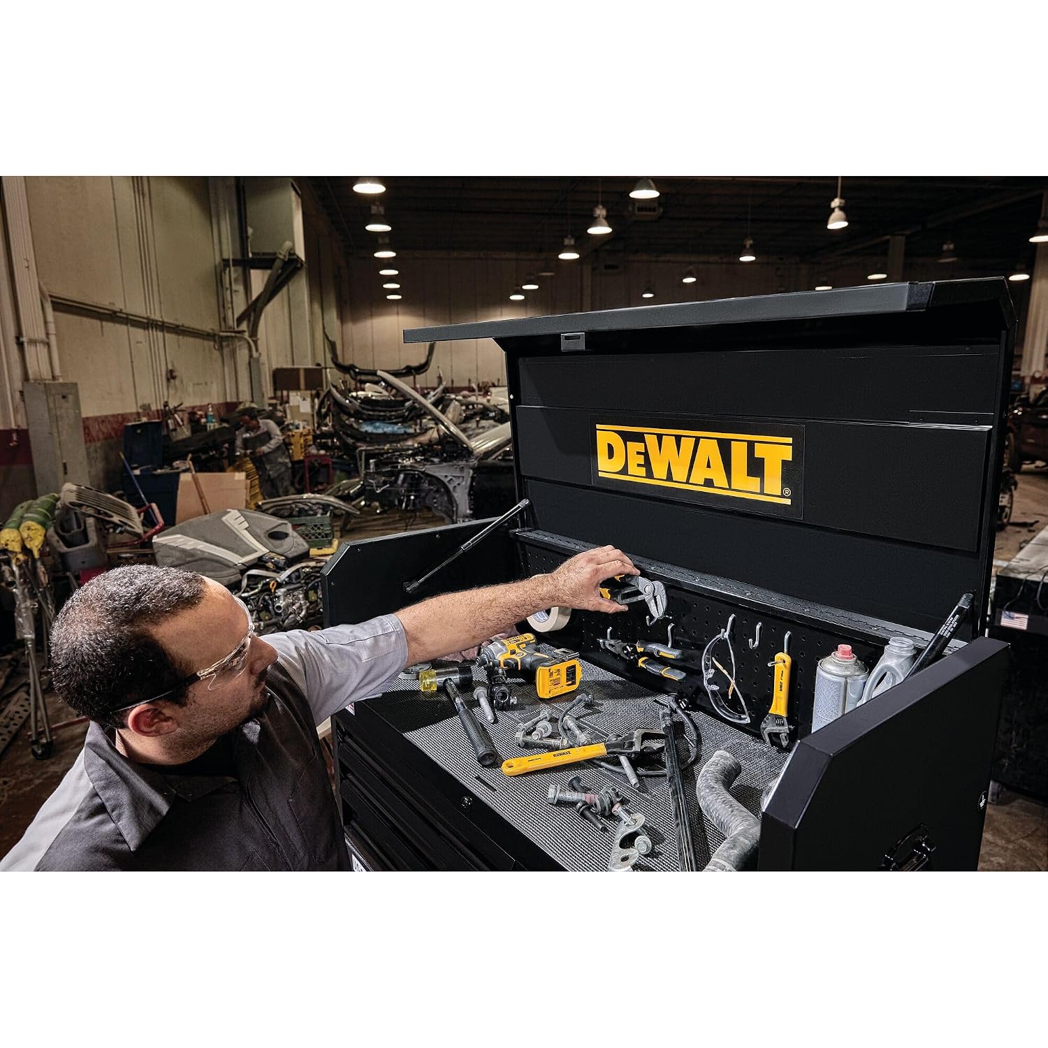 DEWALT Tool Chest, 6-Drawer, 41-in.,Black (DWST24062)
