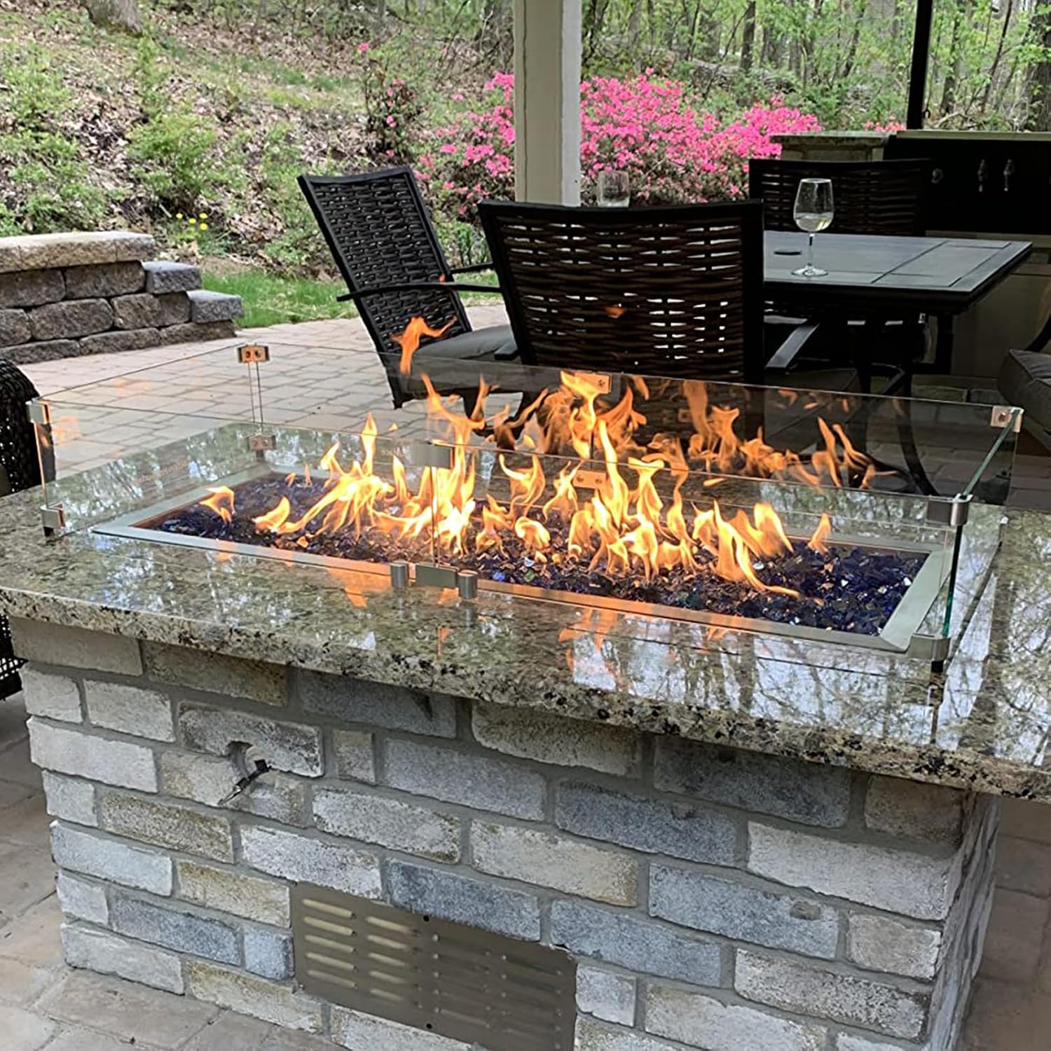 GASPRO 45 x 15.5 Inch Glass Wind Guard for Rectangular Fire Pit Table, Thick and Sturdy Tempered Glass Panel with Hard Aluminum Corner Bracket & Feet, Easy to Assemble
