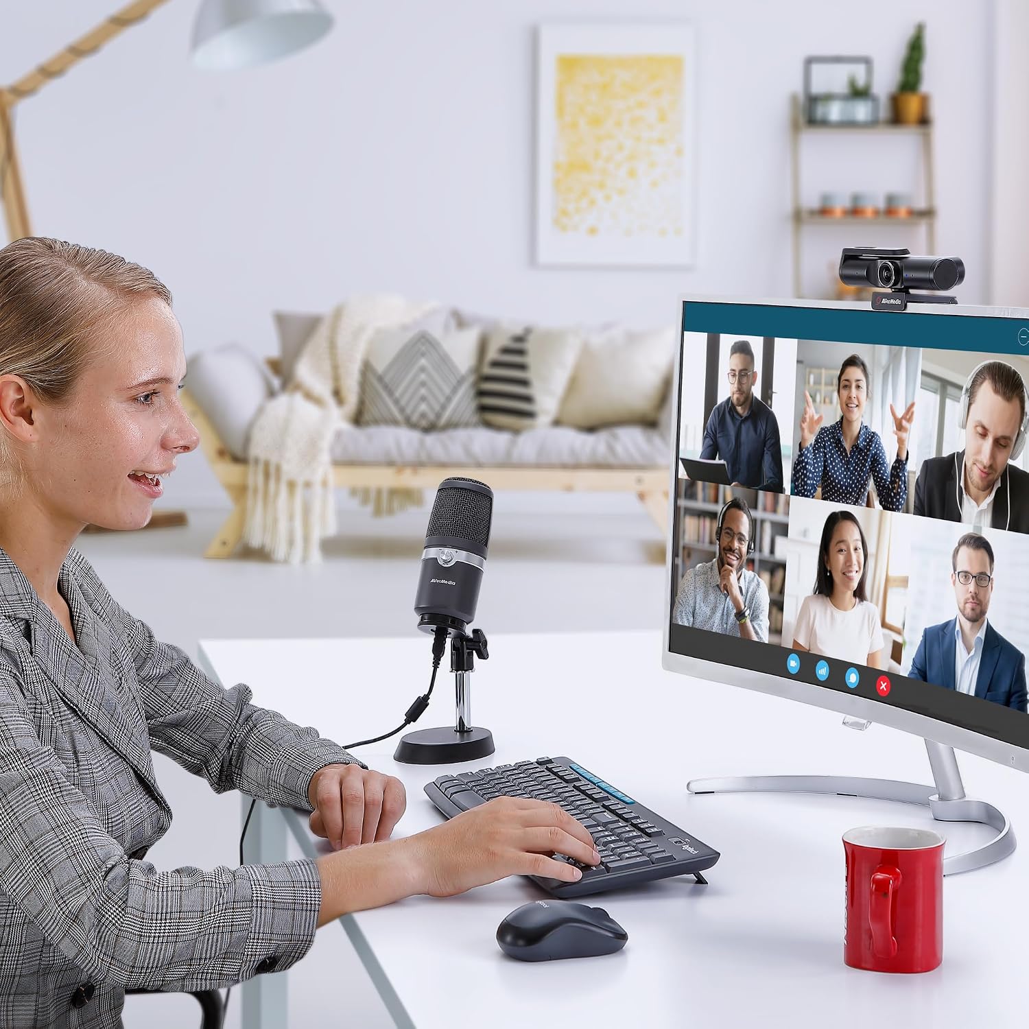 AVerMedia 4K webcam for PC, Gaming Camera for Streaming, Video Calls, Built-in Mic, Privacy Cover, for Teams, Google Meet, Zoom, OBS and more, for PC/Mac - PW513 Live Streamer CAM