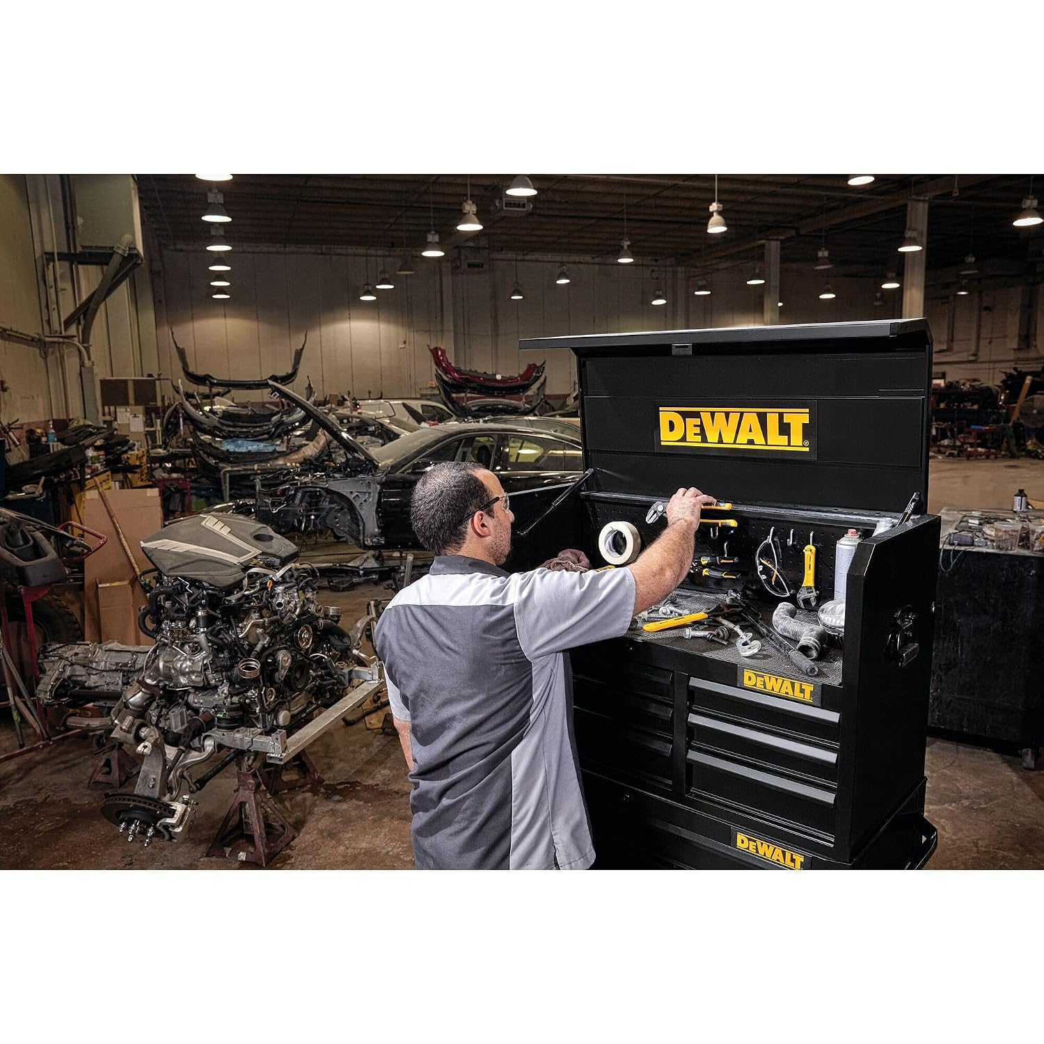DEWALT Tool Chest, 6-Drawer, 41-in.,Black (DWST24062)