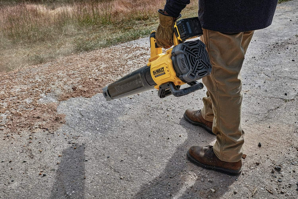 Dewalt DCBL722P1R 20V MAX XR Brushless Lithium-Ion Cordless Handheld Blower Kit (5 Ah) (Renewed)