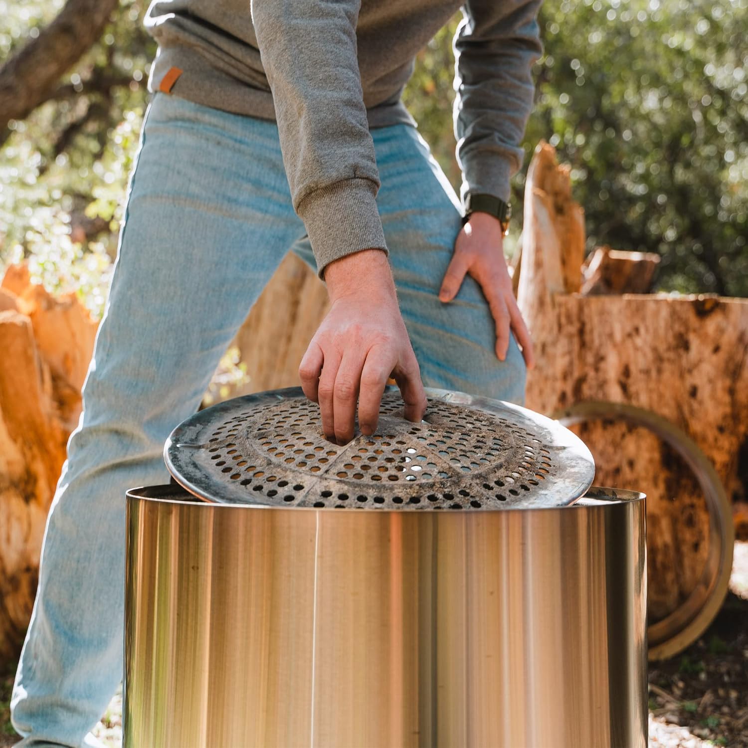 Solo Stove Bonfire 19.5' Smokeless Fire Pit with Removable Ash Pan | Portable Outdoor Fire Pit | Stainless Steel - Wood Burning Lightweight Fireplace | Ideal for 4-6 People, 20 lbs