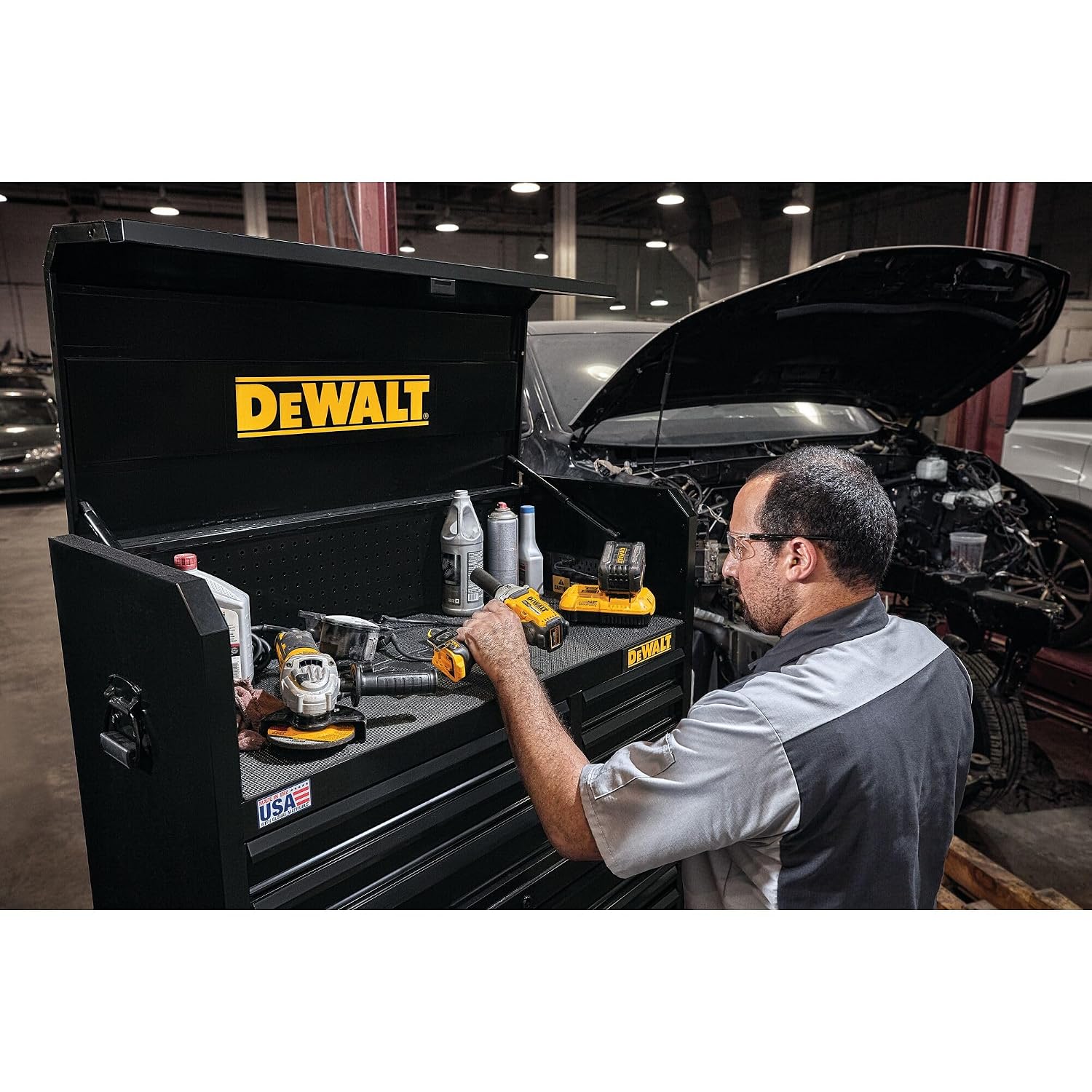 DEWALT Tool Chest, 6-Drawer, 41-in.,Black (DWST24062)