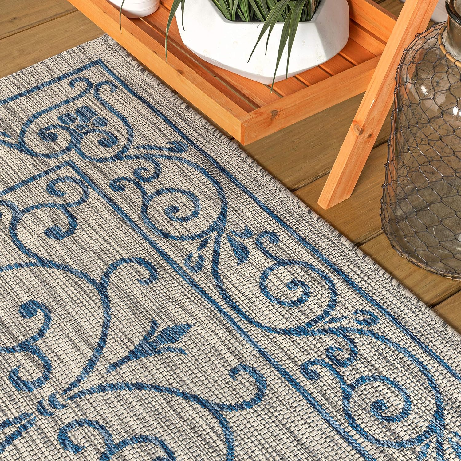 JONATHAN Y Vintage Filigree Indoor Outdoor Area Rug 3X5 Gray/Navy, Charleston Textured Weave for Backyard, Patio, Porch, Easy-Cleaning, High Traffic, Pet-Friendly, Non-Shedding (SMB106C-3)